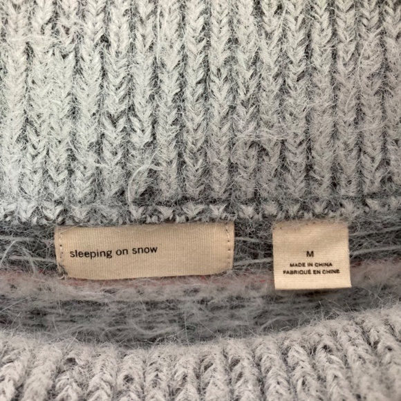 Sleeping on snow Anthropologie women’s off the shoulder style sweater - Picture 5 of 9